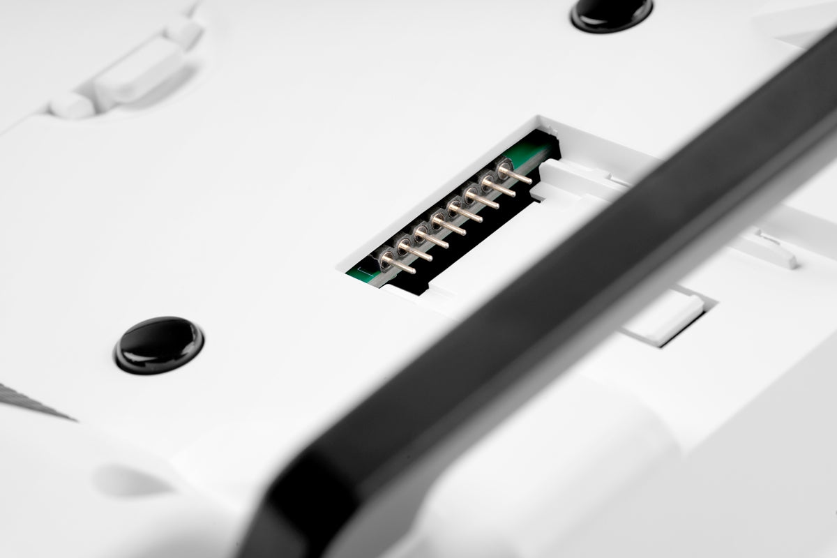 Kavan V15 Transmitter - White